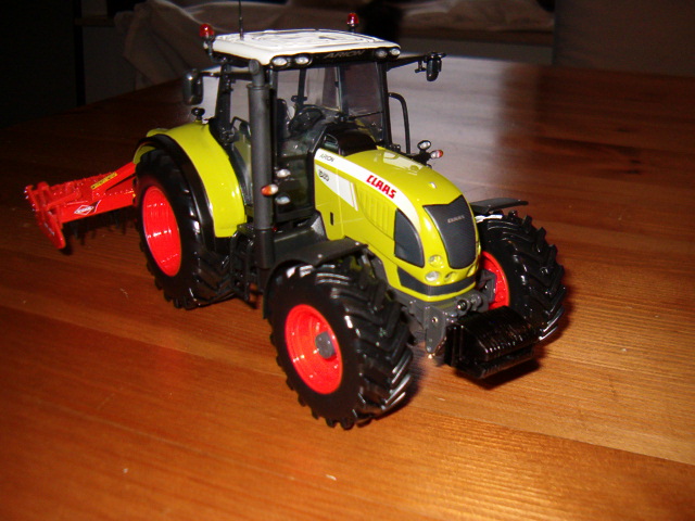 1.32 Claas Arion 640.JPG