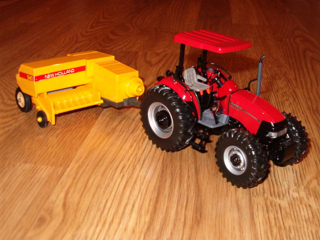 1.32 Farmall 80 03.jpg